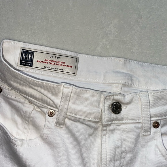 GAP Denim Girlfriend Mid Rise Jeans (NWOT) - Picture 5 of 12
